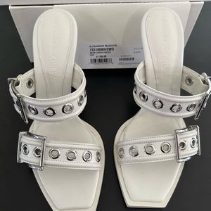 Alexander McQueen white w/silver hardware Boxcar Leath heeled sandal. Size 41.